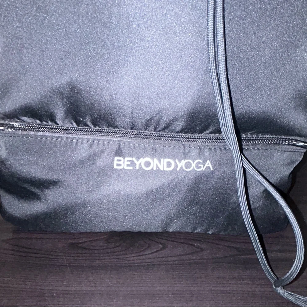 Beyond Yoga Convertible Gym Bag Backpack‎